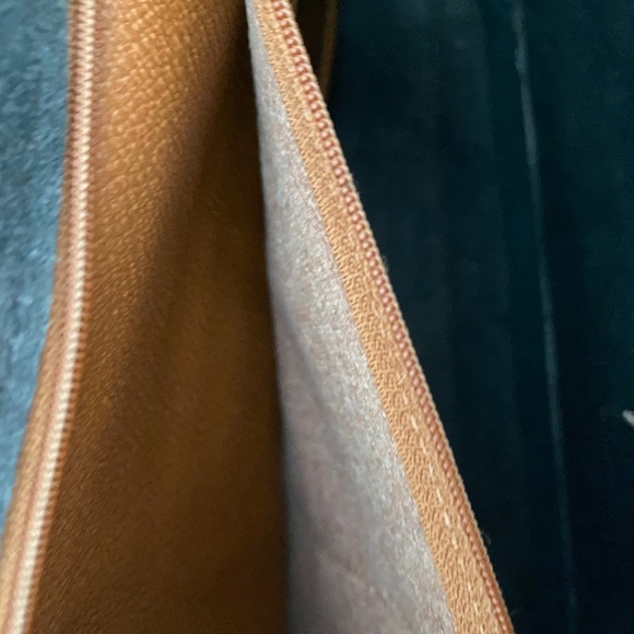 Dooney and Bourke Small Equestrian Classic Crossbody AWL Leather Black Tan Bag - Picture 9 of 12